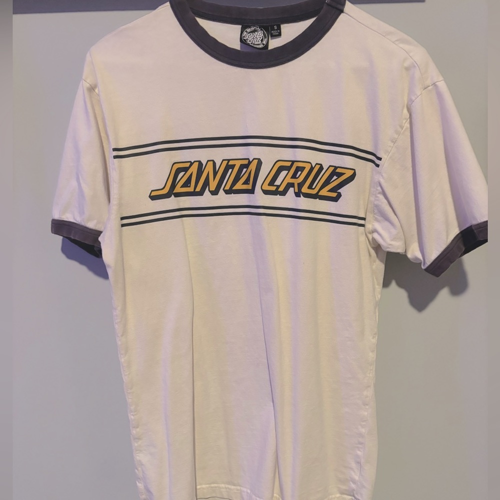 Santa Cruz graphic tee